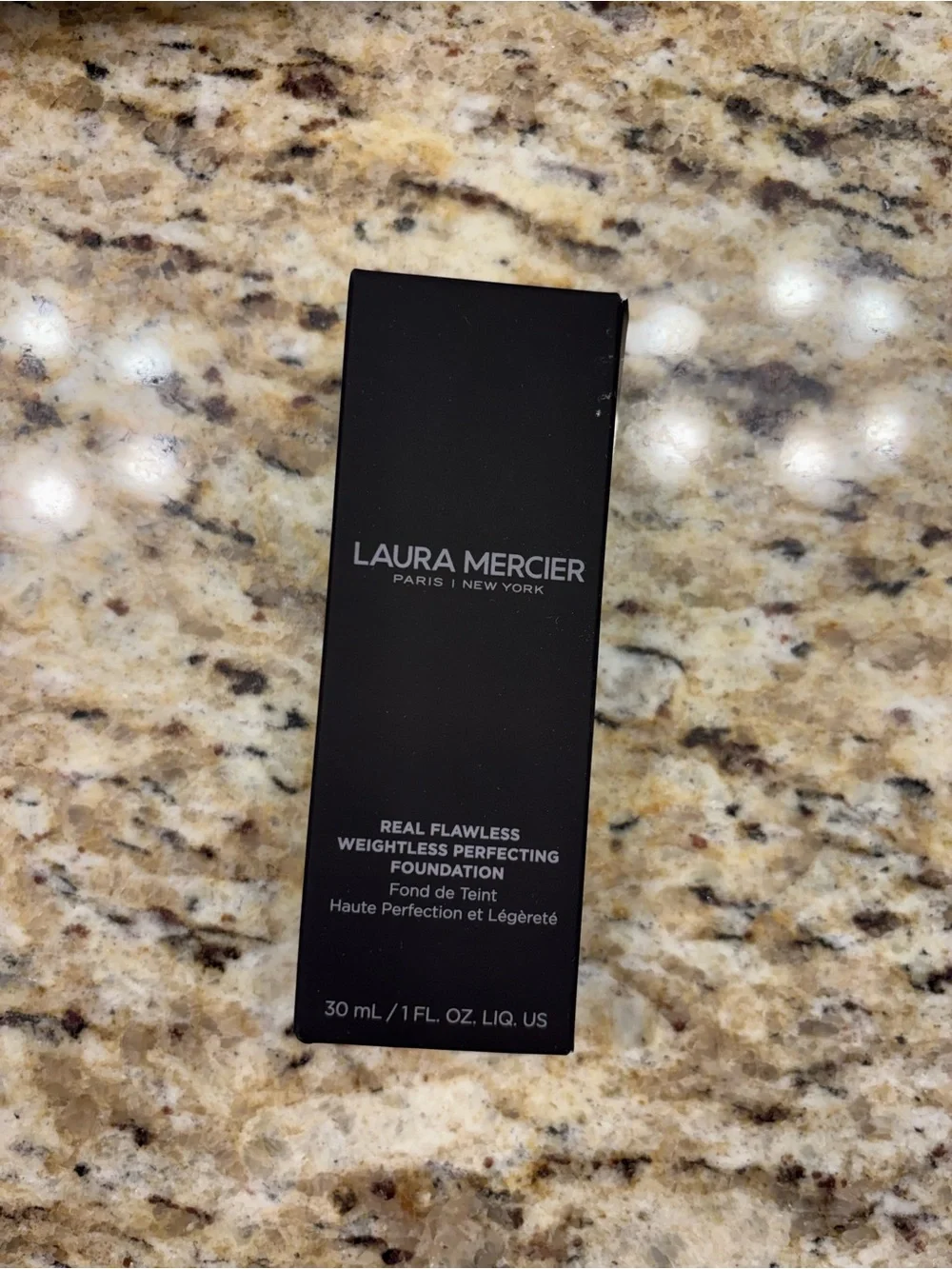 NEW IN BOX- Laura Mercier Real Flawless Foundation- 2W1 Macadamia